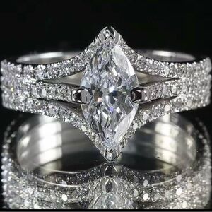 Elegant Silver Marquise Cut Ring